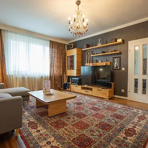 Apartment With A Balcony - 15 Min To City Center, Wien